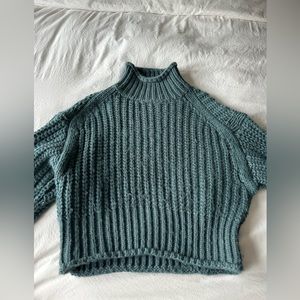 Chunky knit turquoise turtle neck! Very flattering! Not itchy!